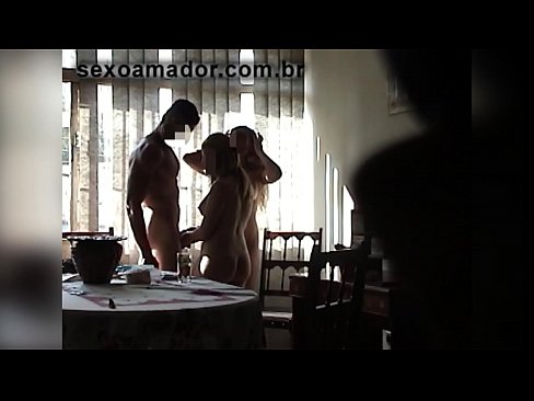 ❤️ L'amichi sessu invitanu un omu gigante è un trio cun ellu ❤️❌ Porno à porn co.pornoreino-com.ru ❌